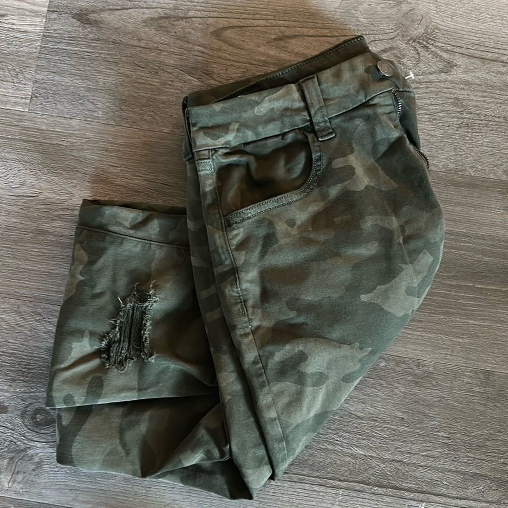 AE Camo pants